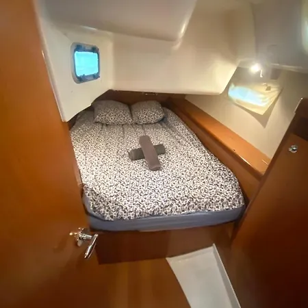 Bateaux / Nuit Insolite, Linge De Maison & Menage Inclus * ラ・ロシェル