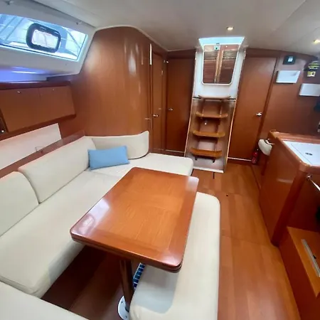 Bateaux / Nuit Insolite, Linge De Maison & Menage Inclus